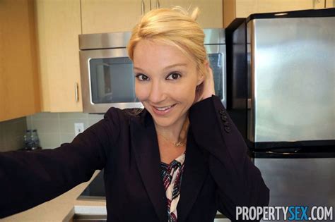 Hot Southern Milf Real Estate Agent Gets Creampie - Milf ...
