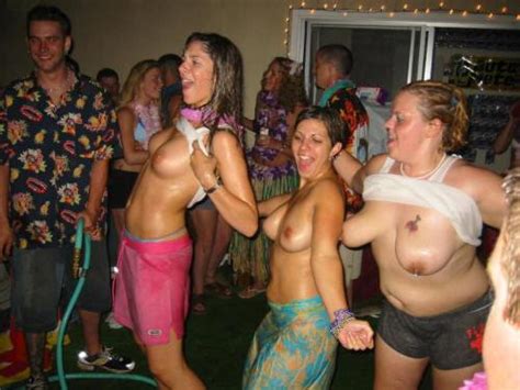 swinging tits - saggymoms / SAGGY MOMS