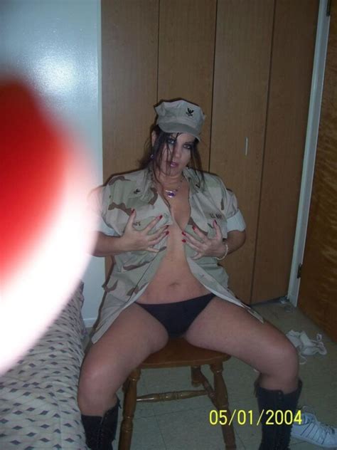Home Porn Jpg | Sexy Army Milf Posing